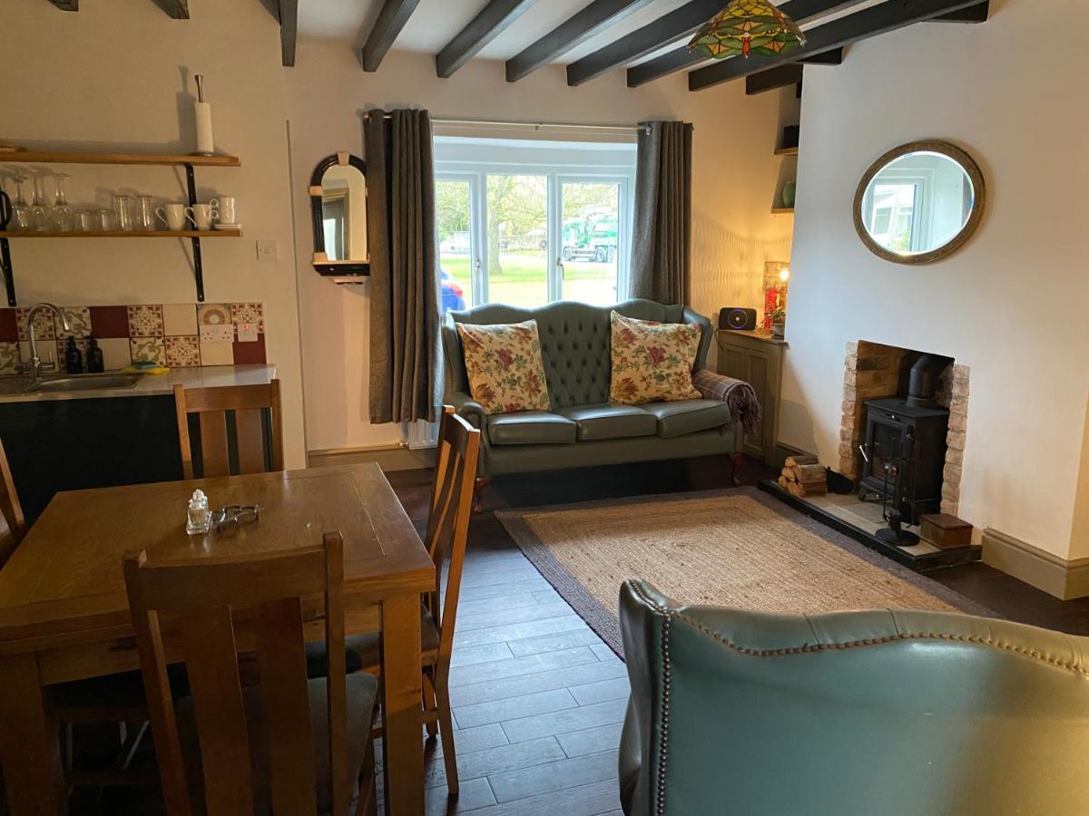 Work And Relax - Fast Wifi, Fireplace & Near Pub 牛顿艾克利夫 外观 照片